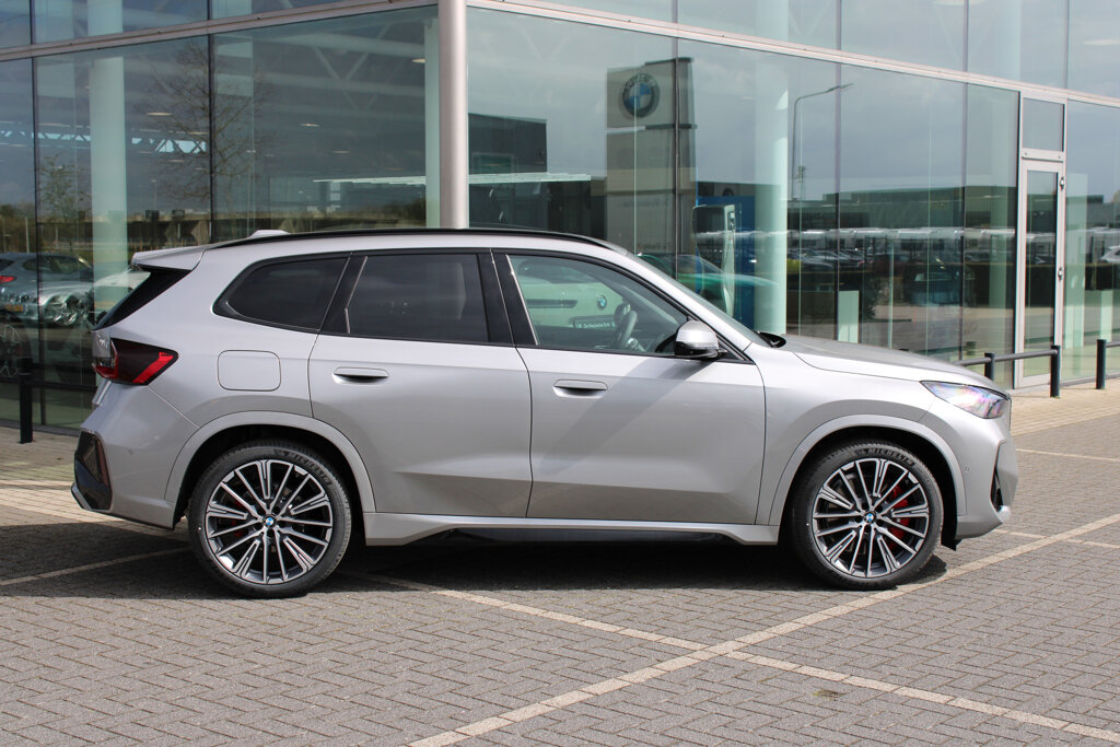 BMW X1 12
