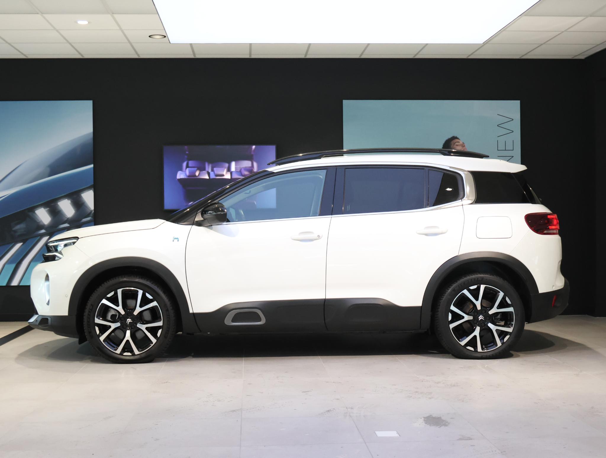 Citroën C5 Aircross SUV Shine Plug-in Hybrid 225 pk Automaat - Afbeelding 2