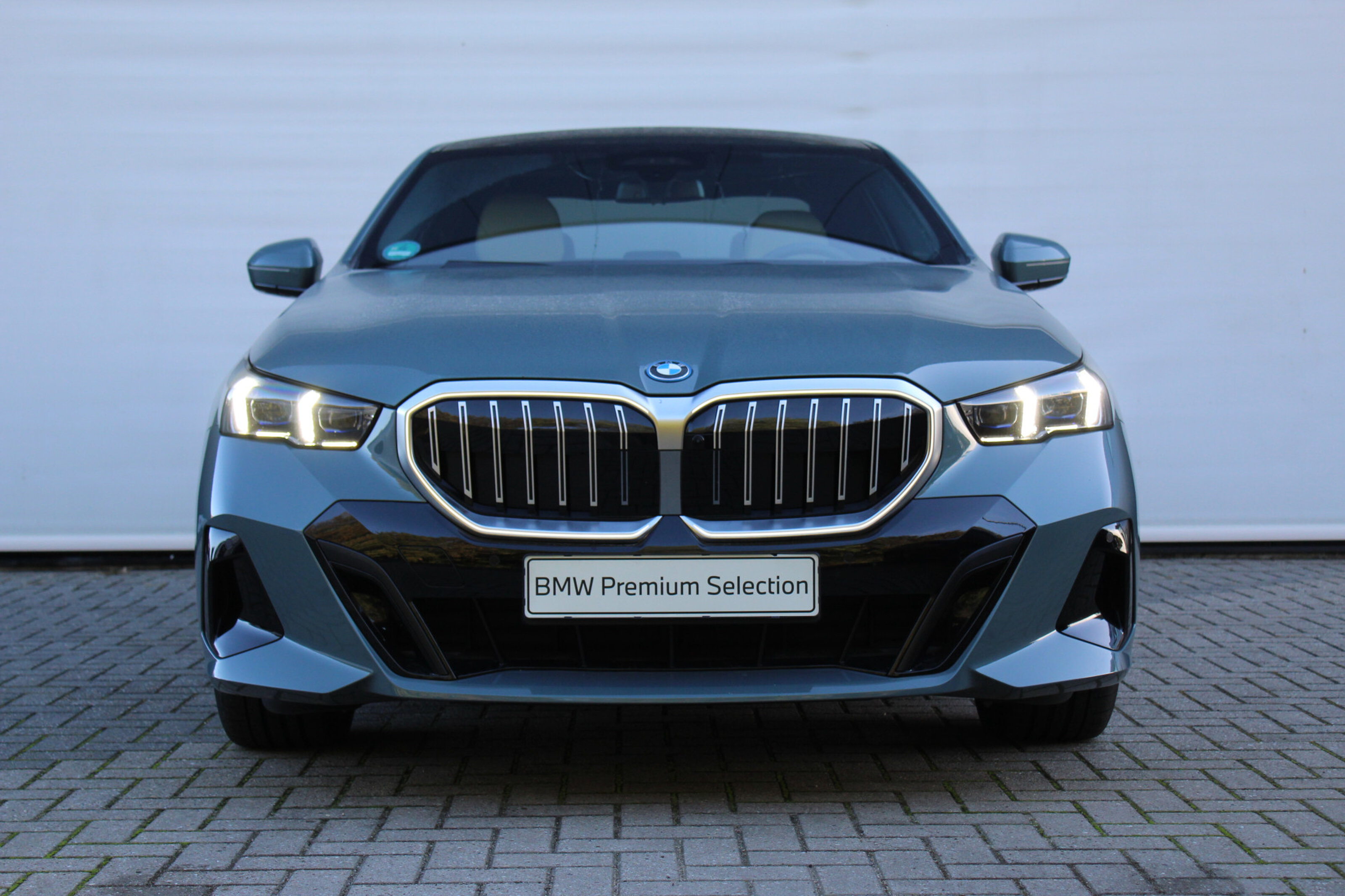 BMW 5 Serie 550e xDrive M Sport Automaat