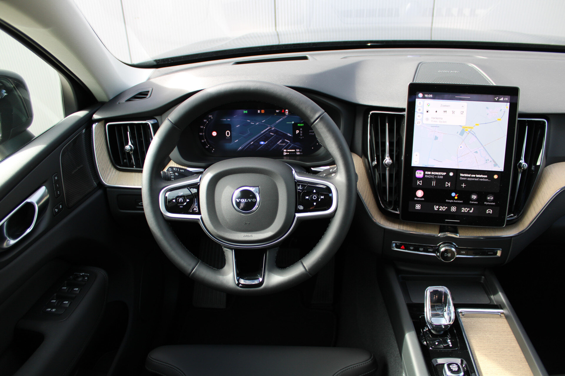 Volvo XC60 T6 Plug-in hybrid AWD Plus Dark - Afbeelding 2