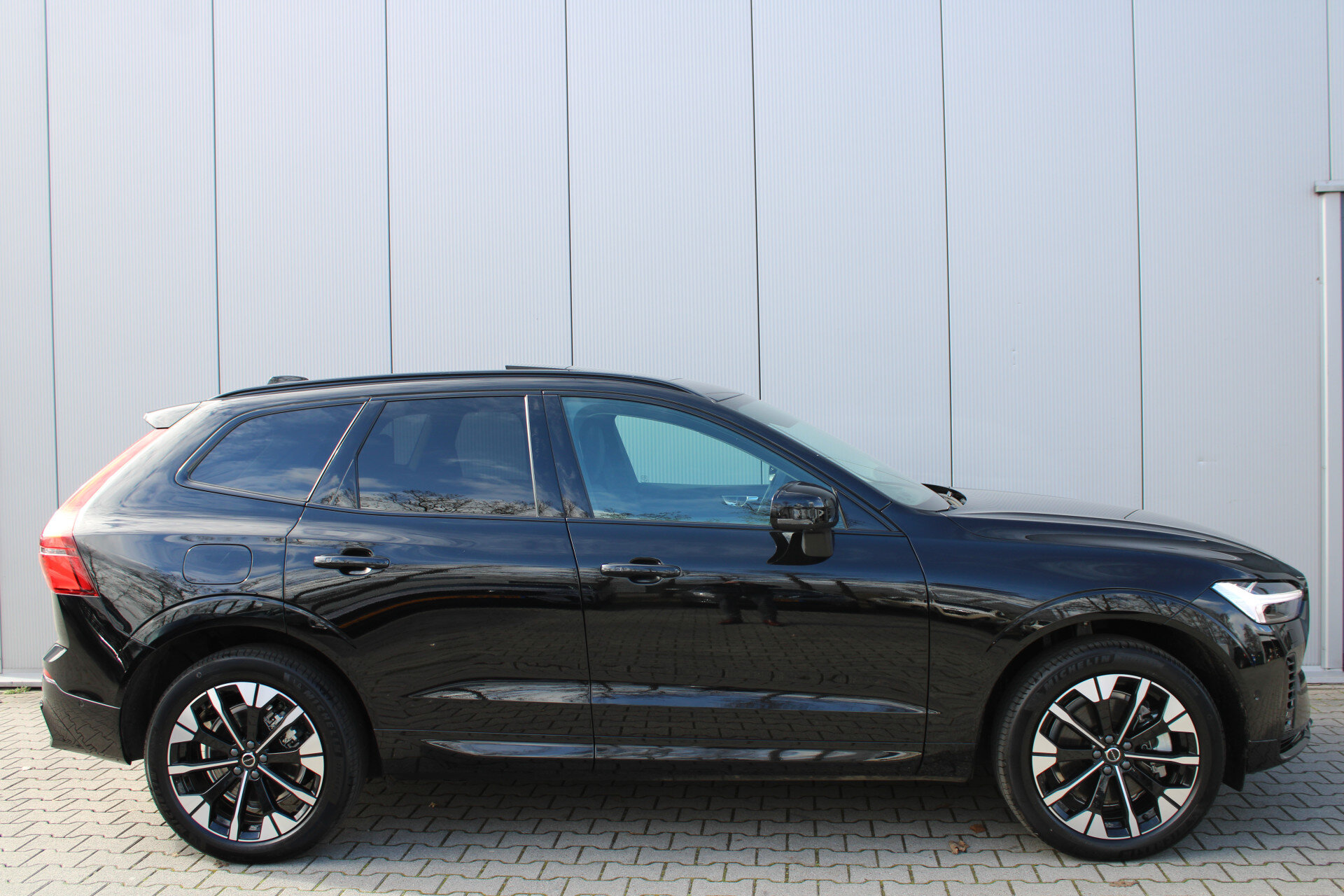 Volvo XC60 T6 Plug-in hybrid AWD Plus Dark - Afbeelding 3