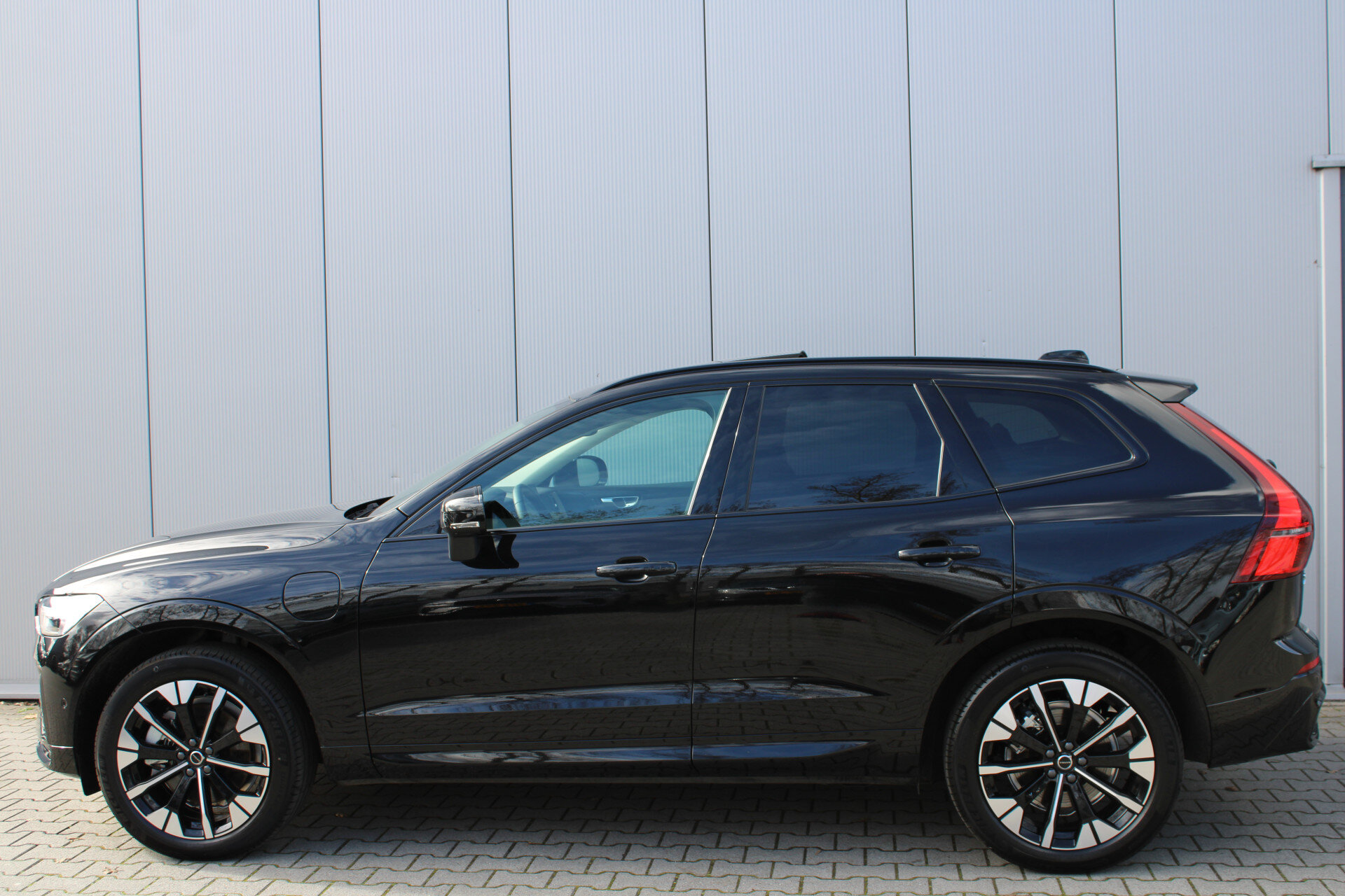Volvo XC60 T6 Plug-in hybrid AWD Plus Dark - Afbeelding 5