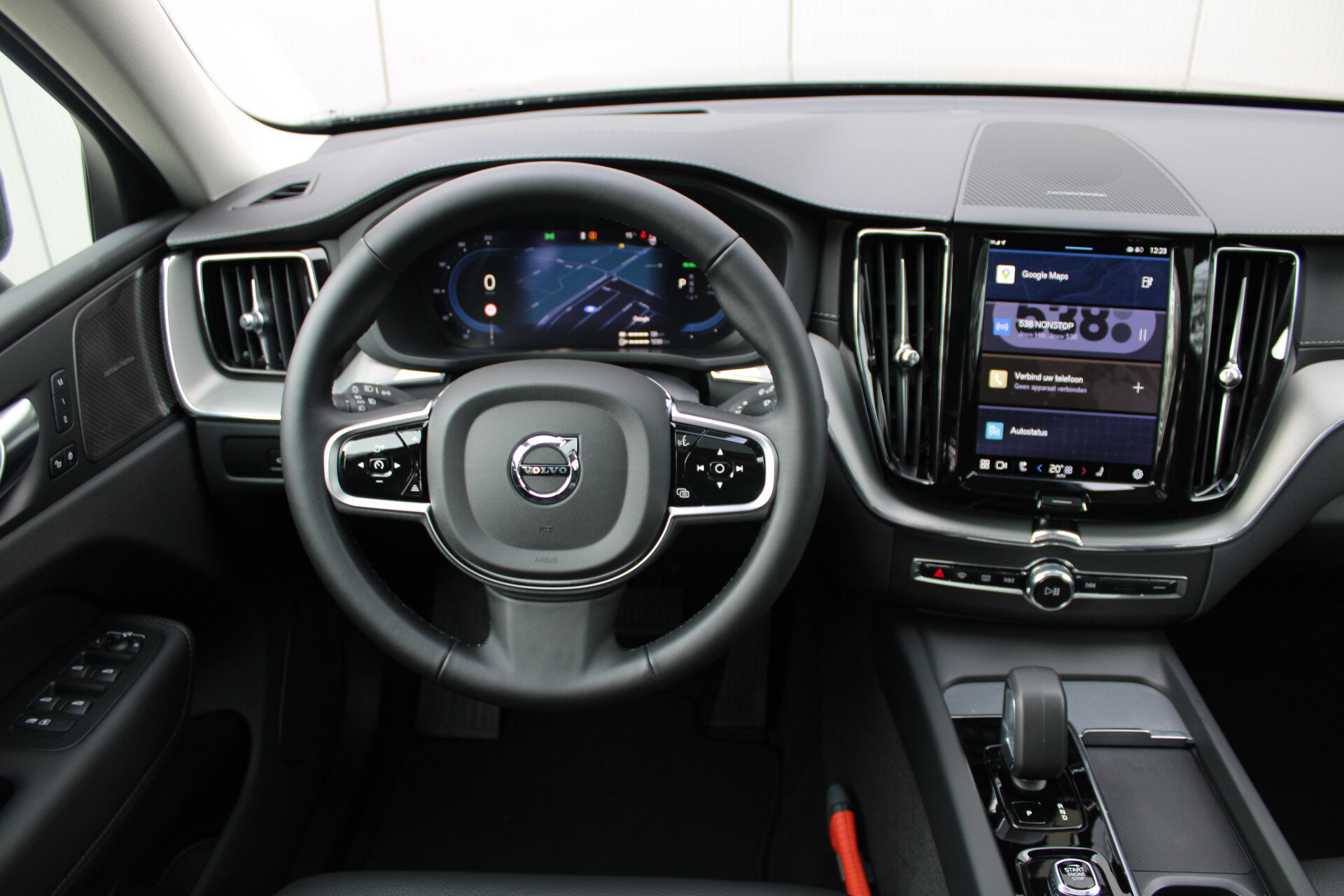 Volvo XC60 T6 Plug-in hybrid AWD Ultra Dark - Afbeelding 2