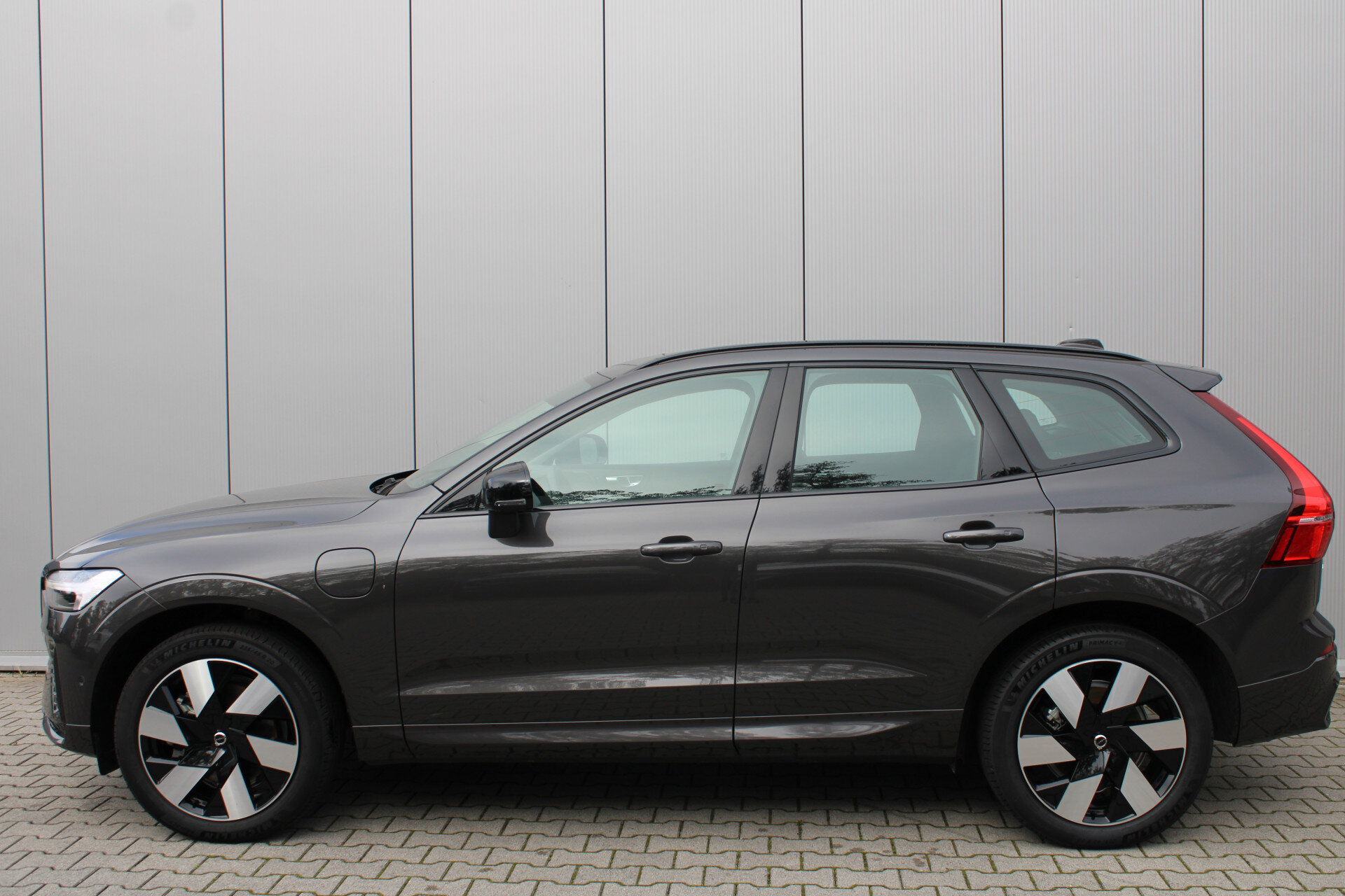 Volvo XC60 T6 Plug-in hybrid AWD Ultra Dark - Afbeelding 5