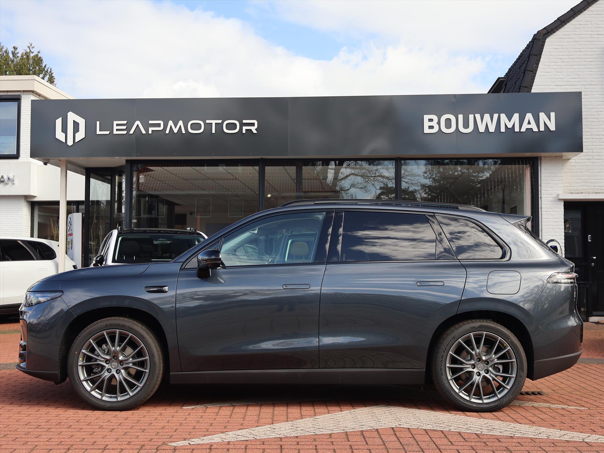 Leapmotor C10 EV ProMax 81,9 kWh 300PK Design, Rijklaarprijs, NIEUW, Rijklaarprijs | Panoramadak | Camera 360 | Adaptieve Cruise Control - Afbeelding 3