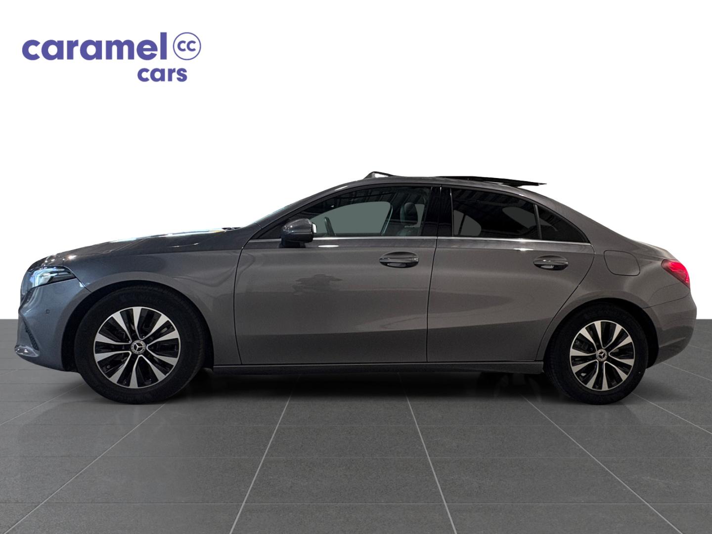 Mercedes-Benz A-Klasse 180 BERLINE *OPEN DAK*CAMERA SENSOREN*DAB*GPS*ZETELVERWARMING* - Afbeelding 4