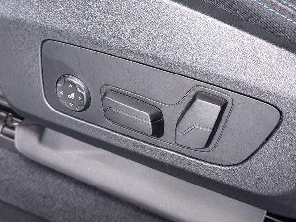 El. verstelbare voorstoelen