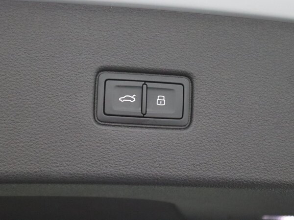 elektrisch bedienbare achterklep met sensorsturing