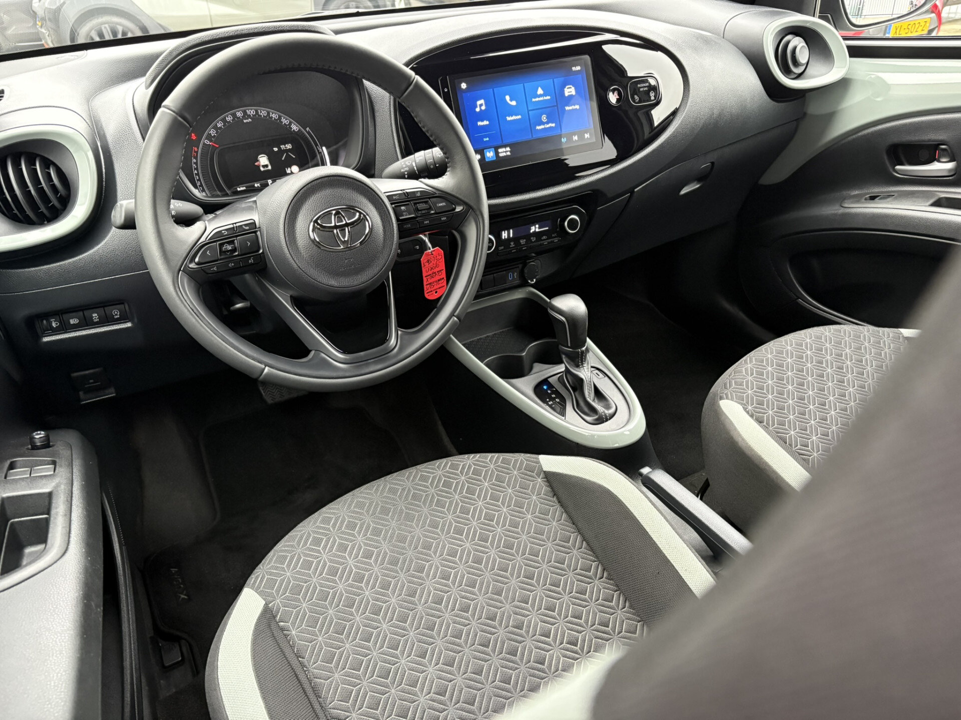 Toyota Aygo X 1.0 VVT-i S-CVT Pulse - Afbeelding 2