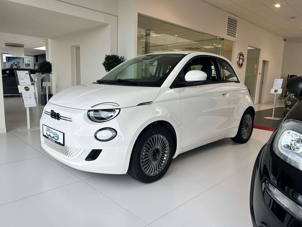 Fiat 500e 3 1 ICON* 42KWH AUTOMAAT* KEY LESS ENTRY *CAMERA