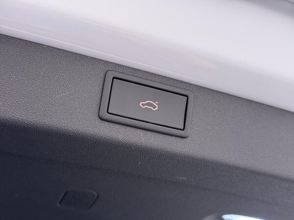 elektrisch bedienbare achterklep met sensorsturing