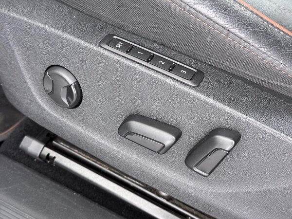 Elektrisch verstelbare bestuurdersstoel met geheugenfunctie incl. elektrisch verstelbare lendensteun