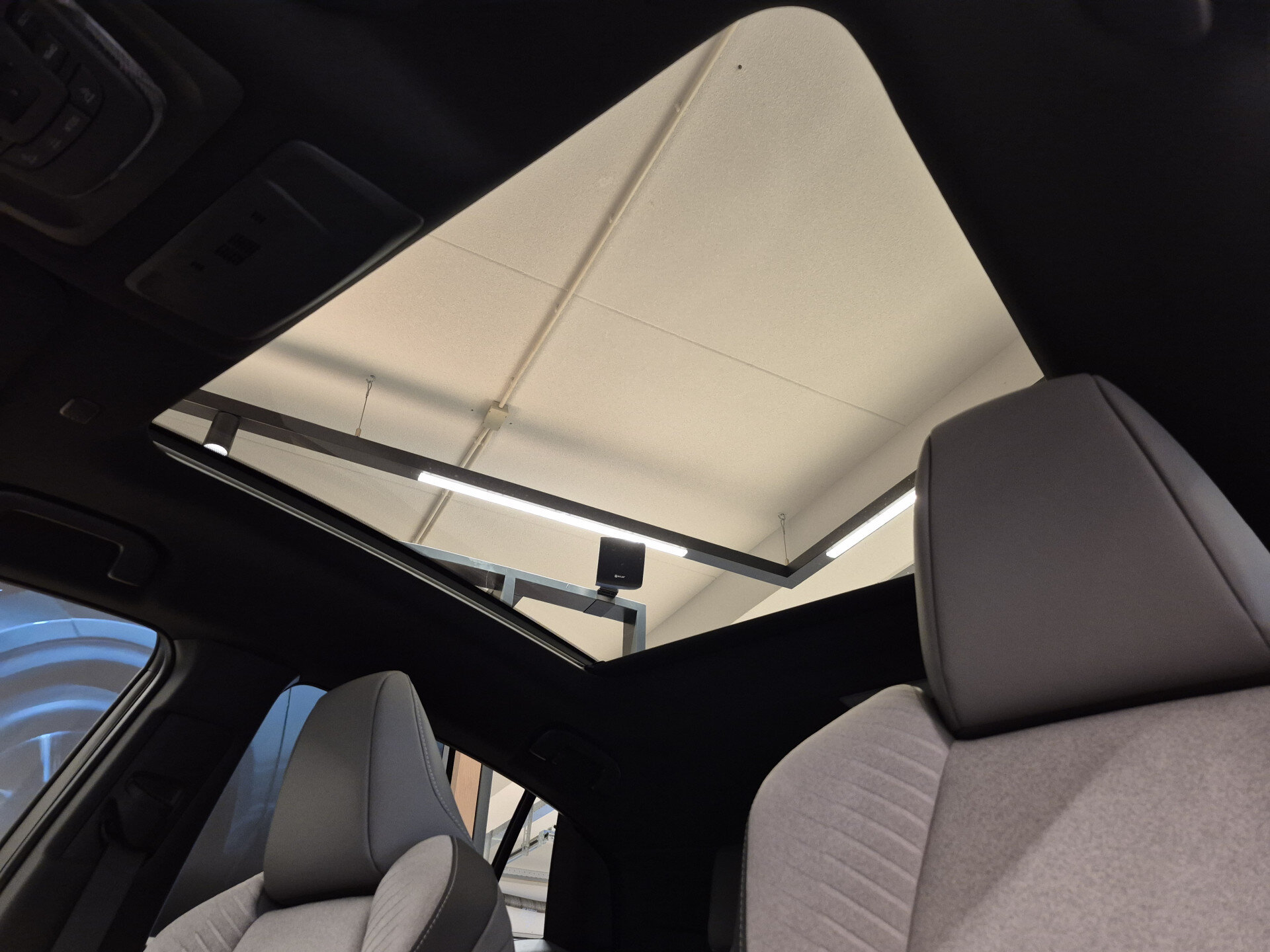 Toyota  C-HR+ Executive AWD 77 kWh - Afbeelding 4