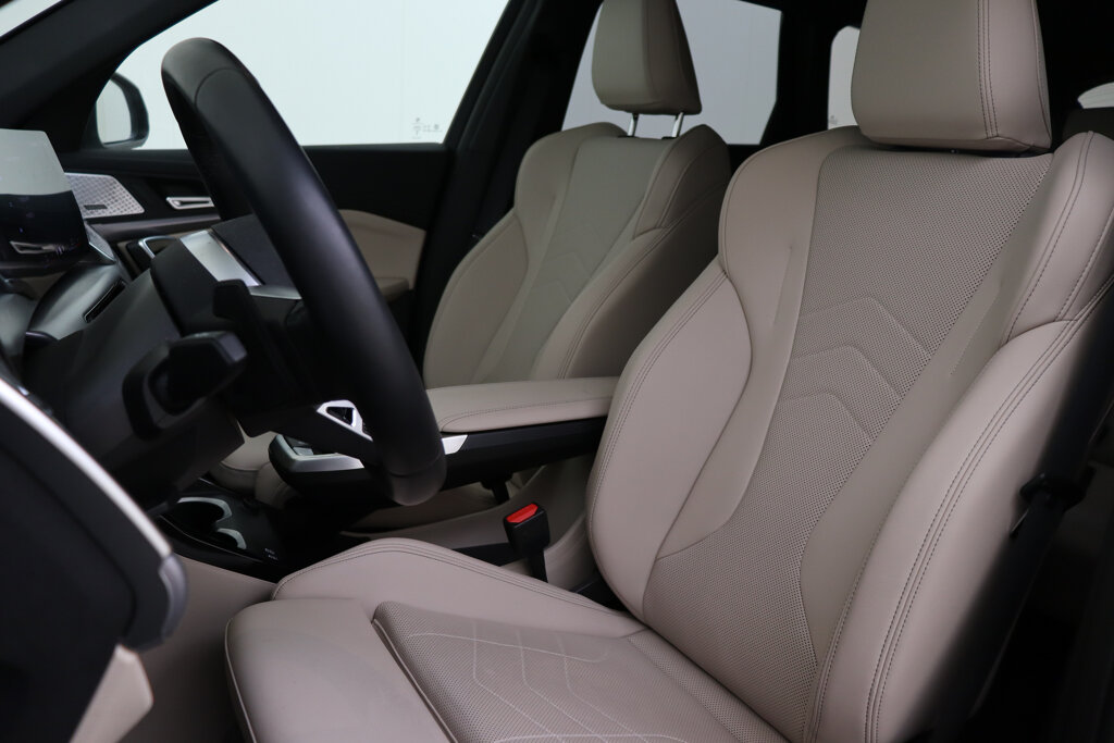BMW X1 8