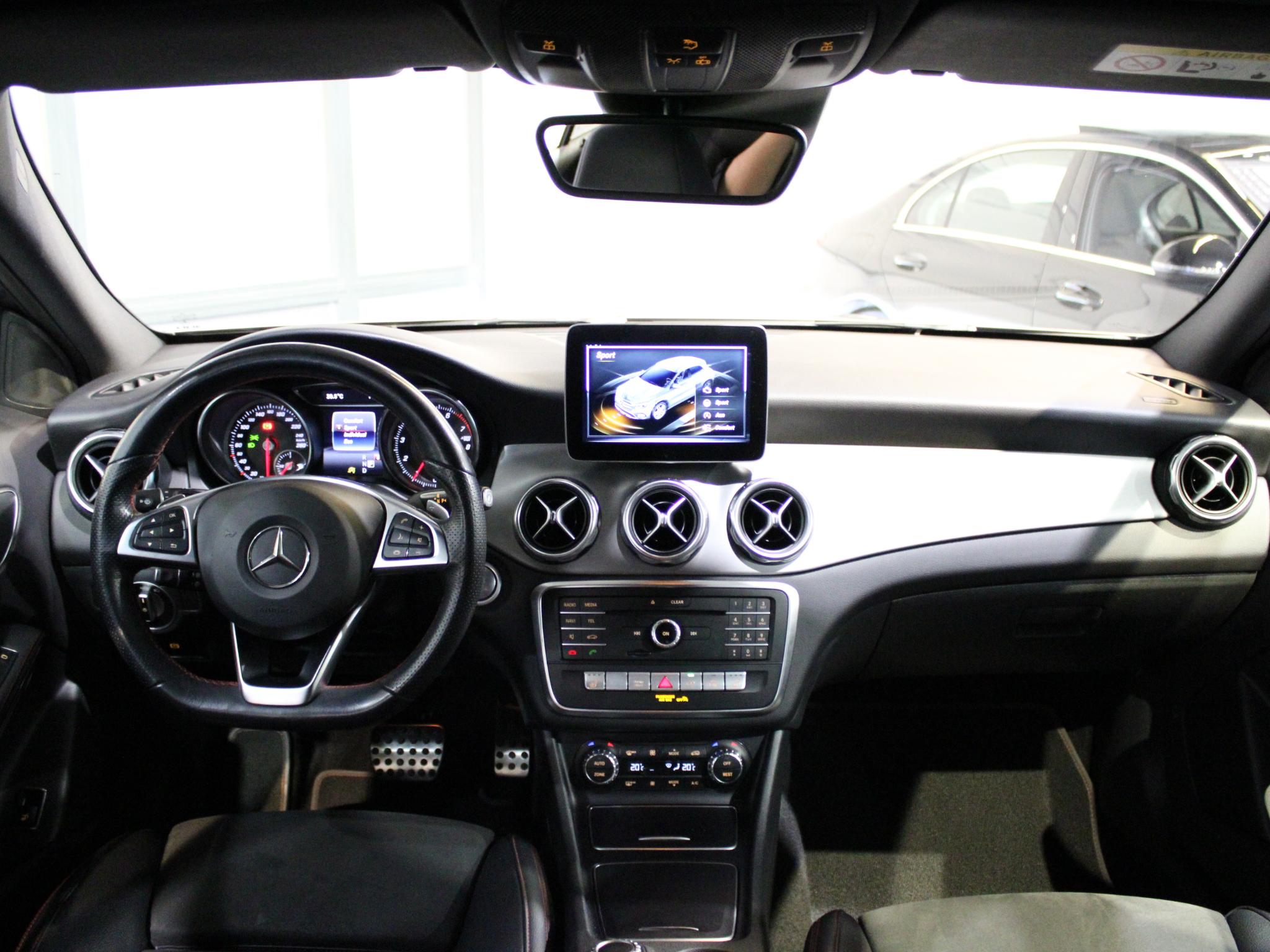 Mercedes-Benz GLA 180 Business Solution AMG - Afbeelding 3