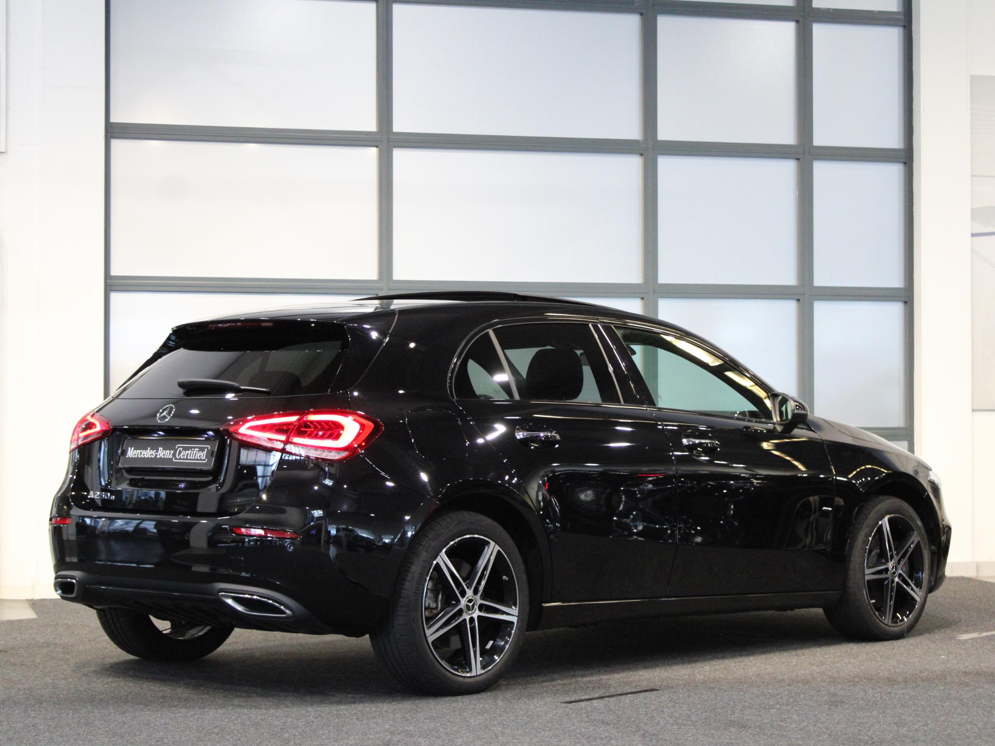Mercedes-Benz A-Klasse Hatchback 250 e Luxury Line - Afbeelding 2