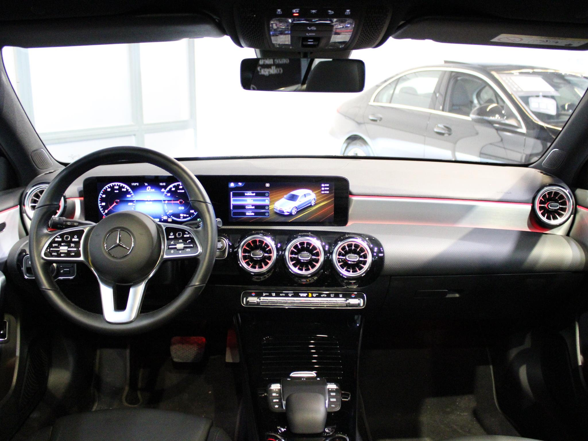 Mercedes-Benz A-Klasse Hatchback 250 e Luxury Line - Afbeelding 3