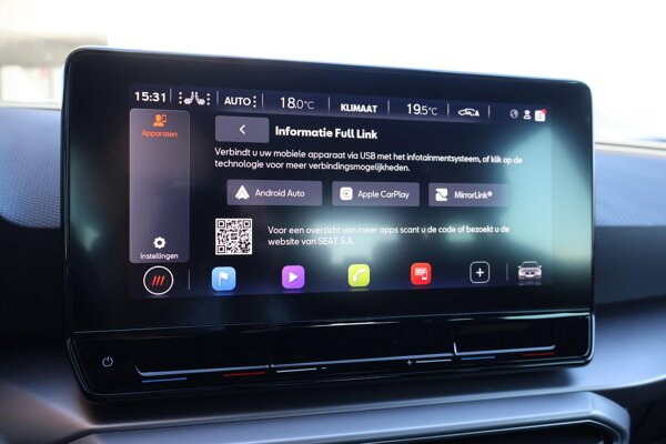 Apple Carplay/Android Auto Apple Carplay/Android Auto