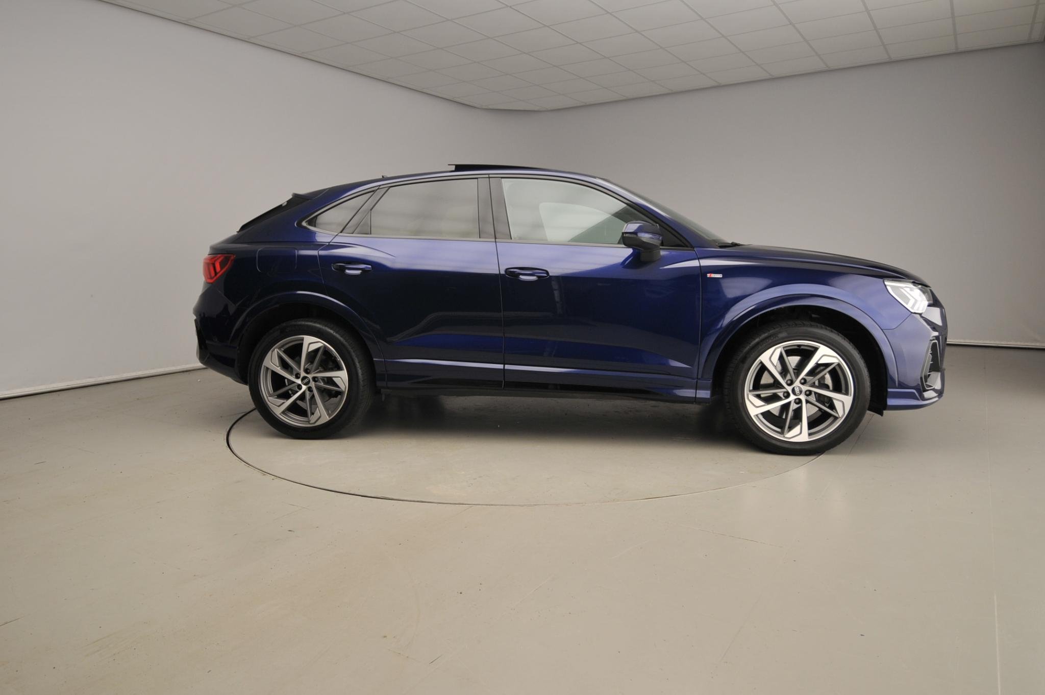 Audi Q3 Sportback 45 TFSI e S Edition - Afbeelding 4