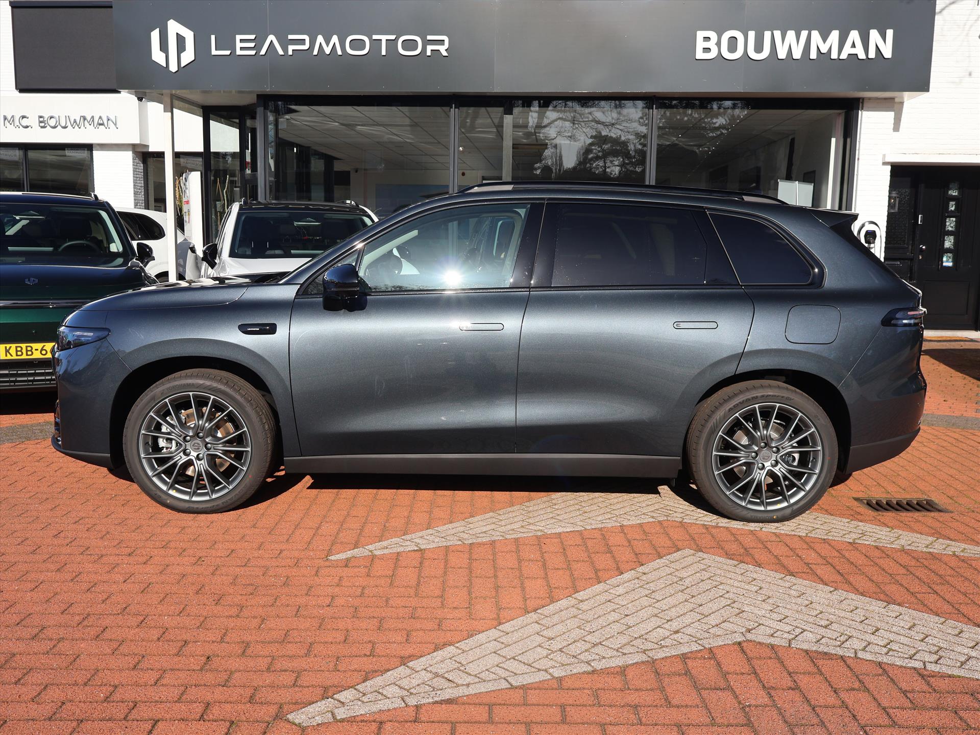 Leapmotor C10 EV ProMax 81,9 kWh 600pk AWD Design, Rijklaarprijs, NIEUW, Rijklaarprijs | Panoramadak | Camera 360 | Adaptieve Cruise Control - Afbeelding 3