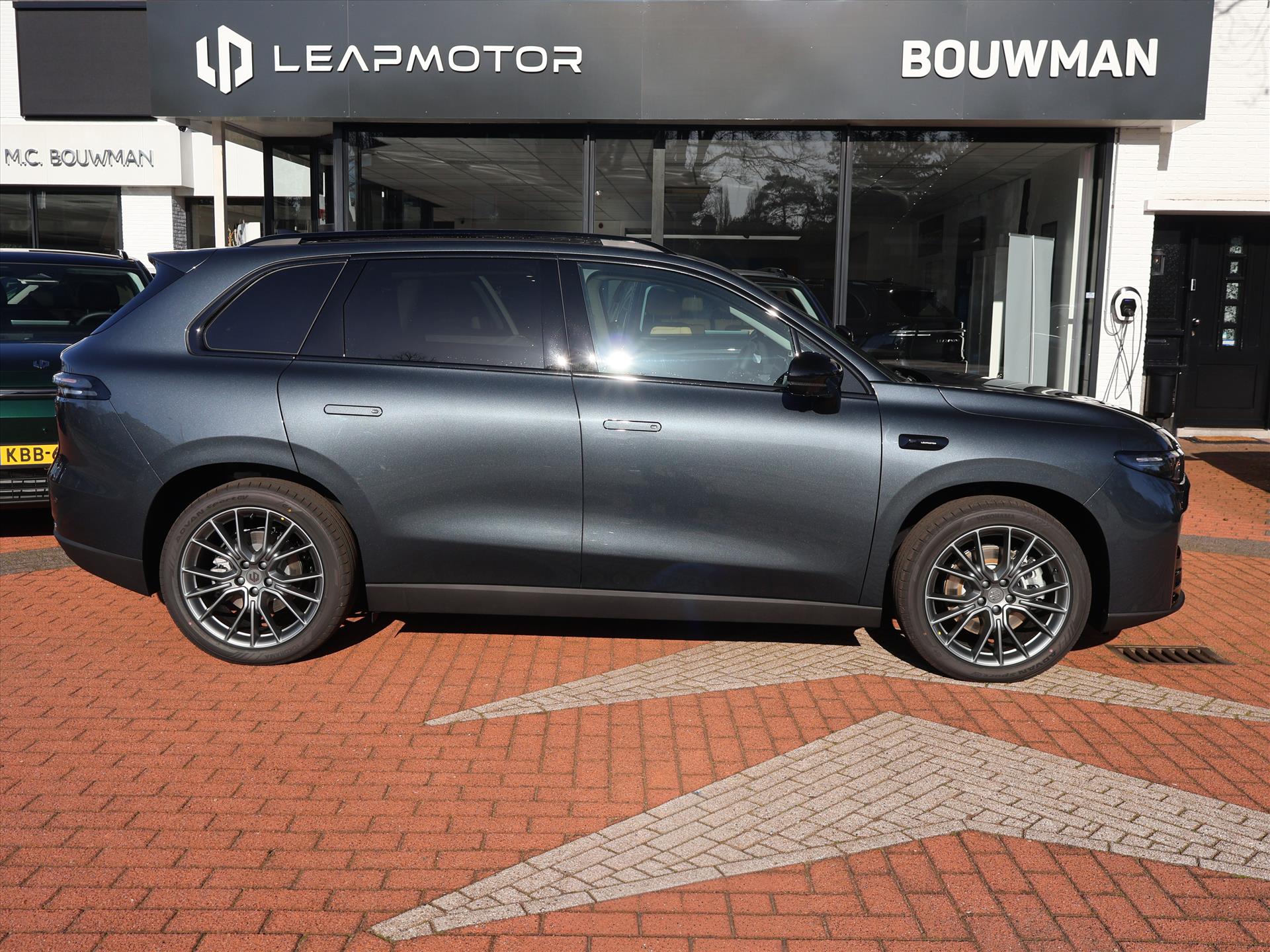 Leapmotor C10 EV ProMax 81,9 kWh 600pk AWD Design, Rijklaarprijs, NIEUW, Rijklaarprijs | Panoramadak | Camera 360 | Adaptieve Cruise Control - Afbeelding 4