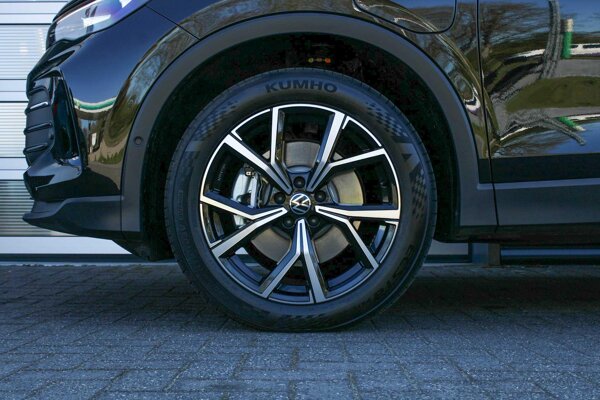 19 inch lichtmetalen velgen “zwart/gepolijst” 19 inch lichtmetalen velgen “zwart/gepolijst”