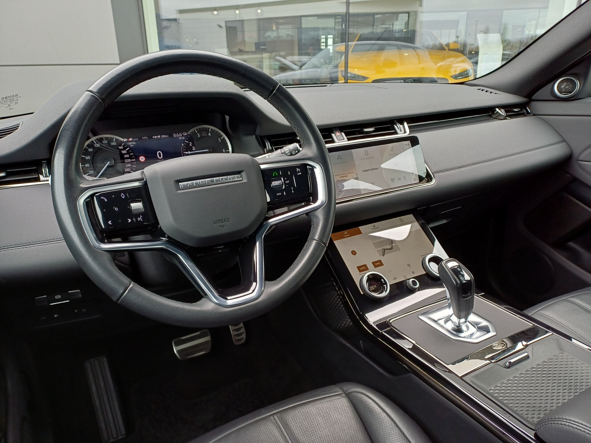 Land Rover Range Rover Evoque P300e 309pk AWD R-Dynamic SE - Afbeelding 2