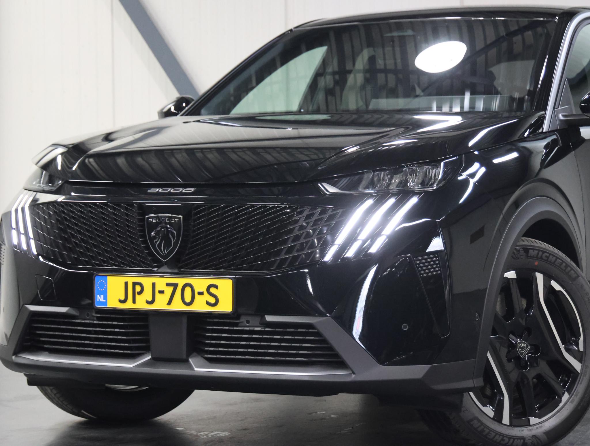 Peugeot e-3008