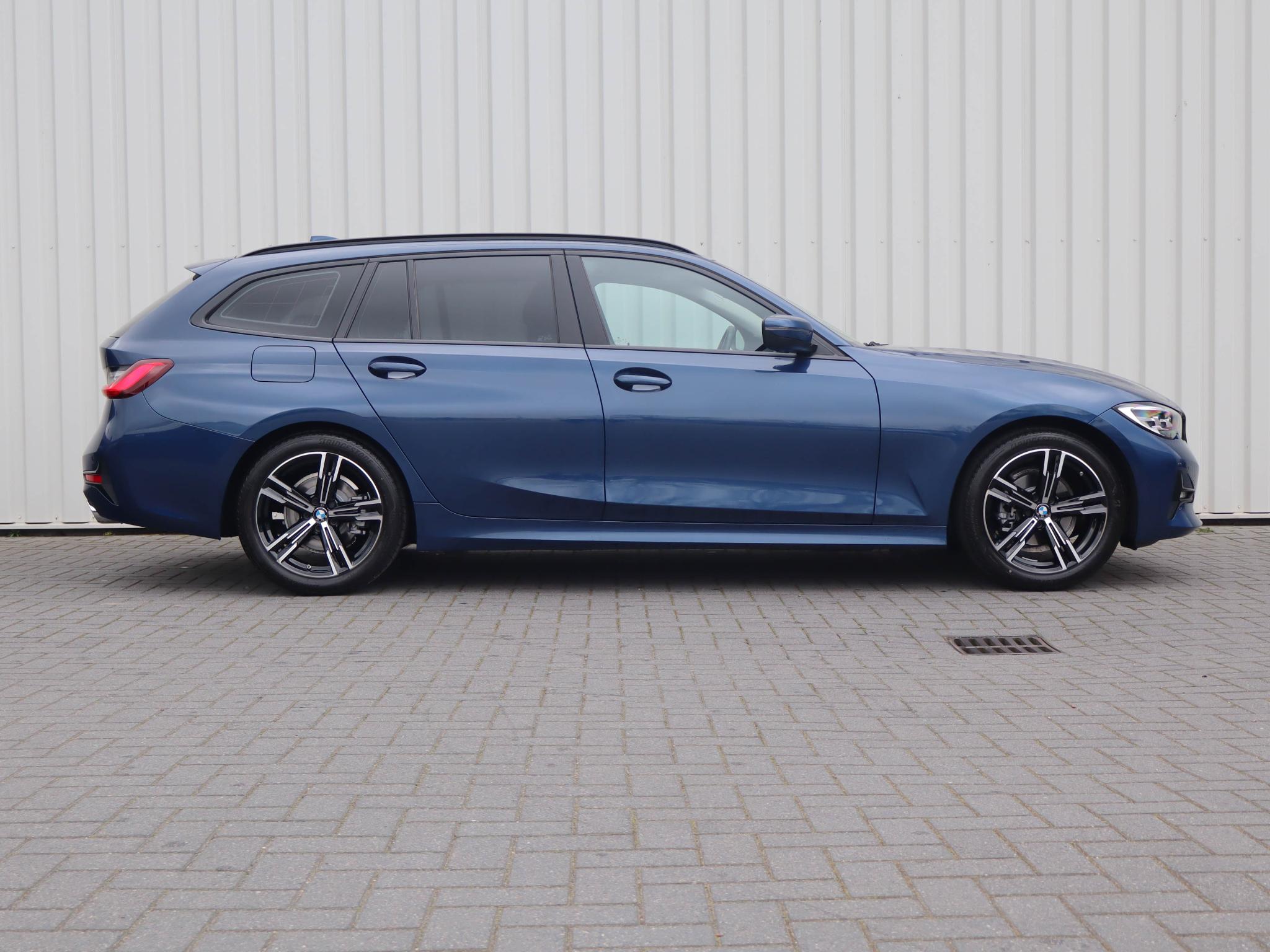 BMW 3-serie Touring 318i 156pk AUT Executive Edition - Afbeelding 3