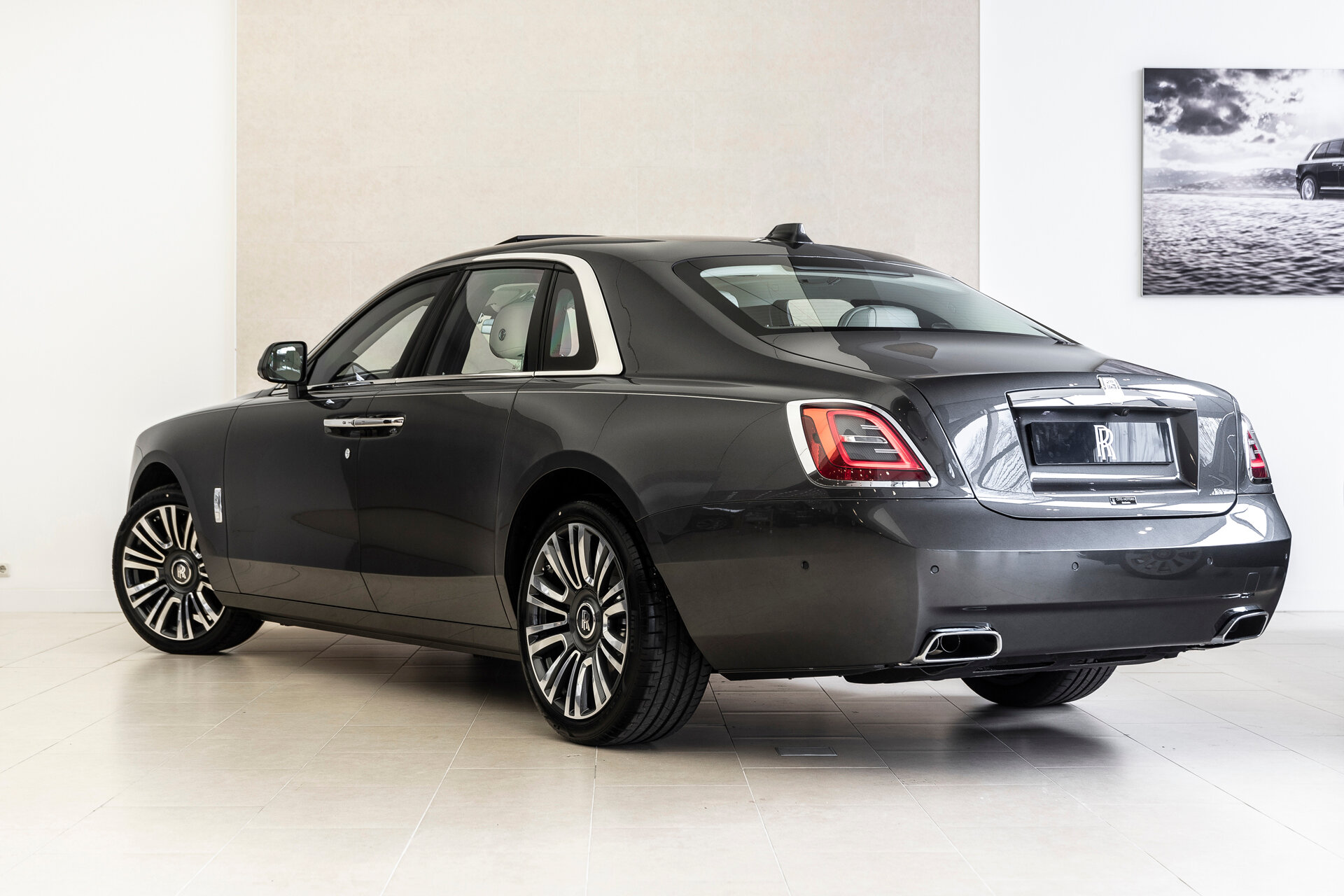 Rolls-Royce Ghost 2 year service & warranty - Afbeelding 4