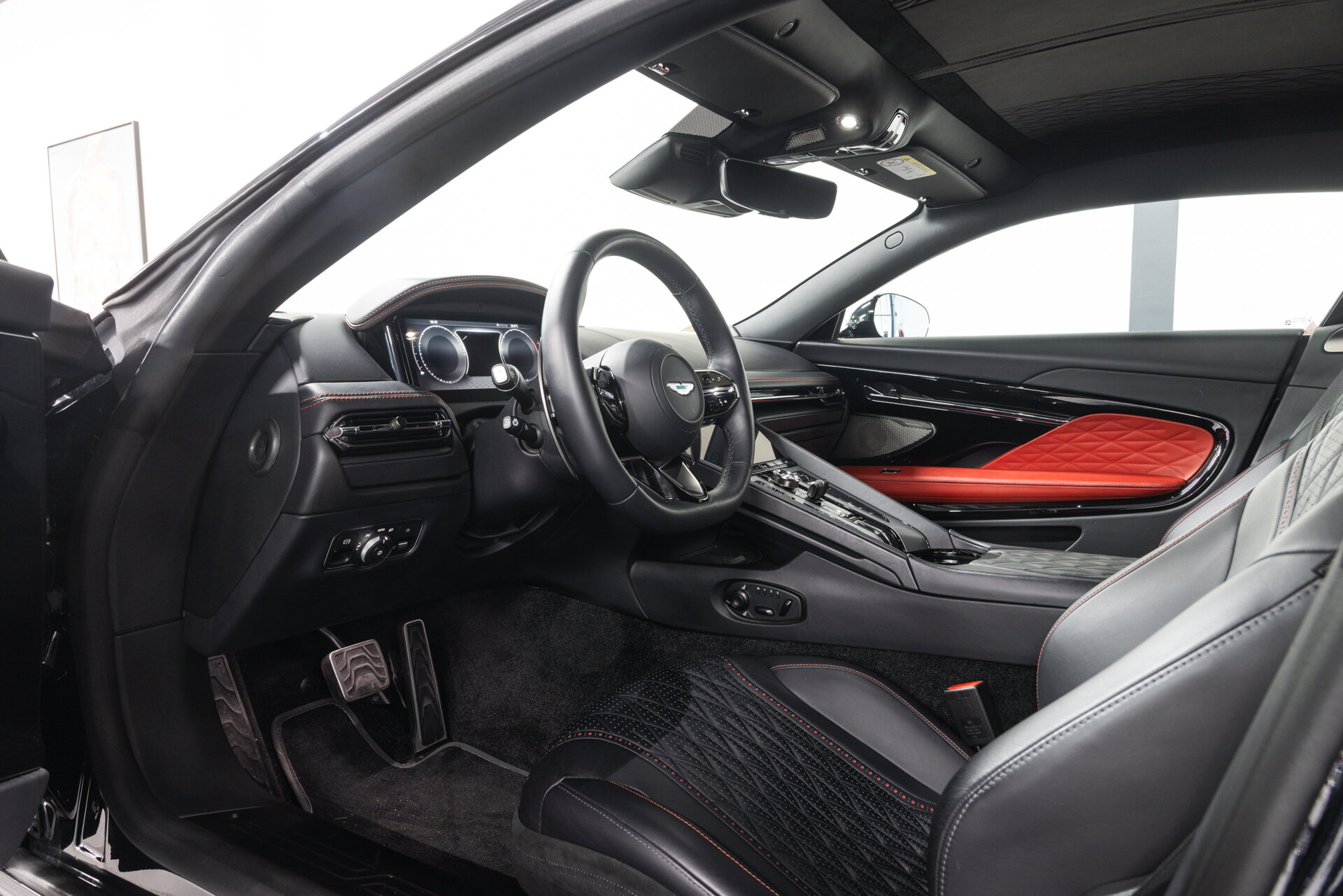 Aston Martin DB12 Coupe - Afbeelding 3