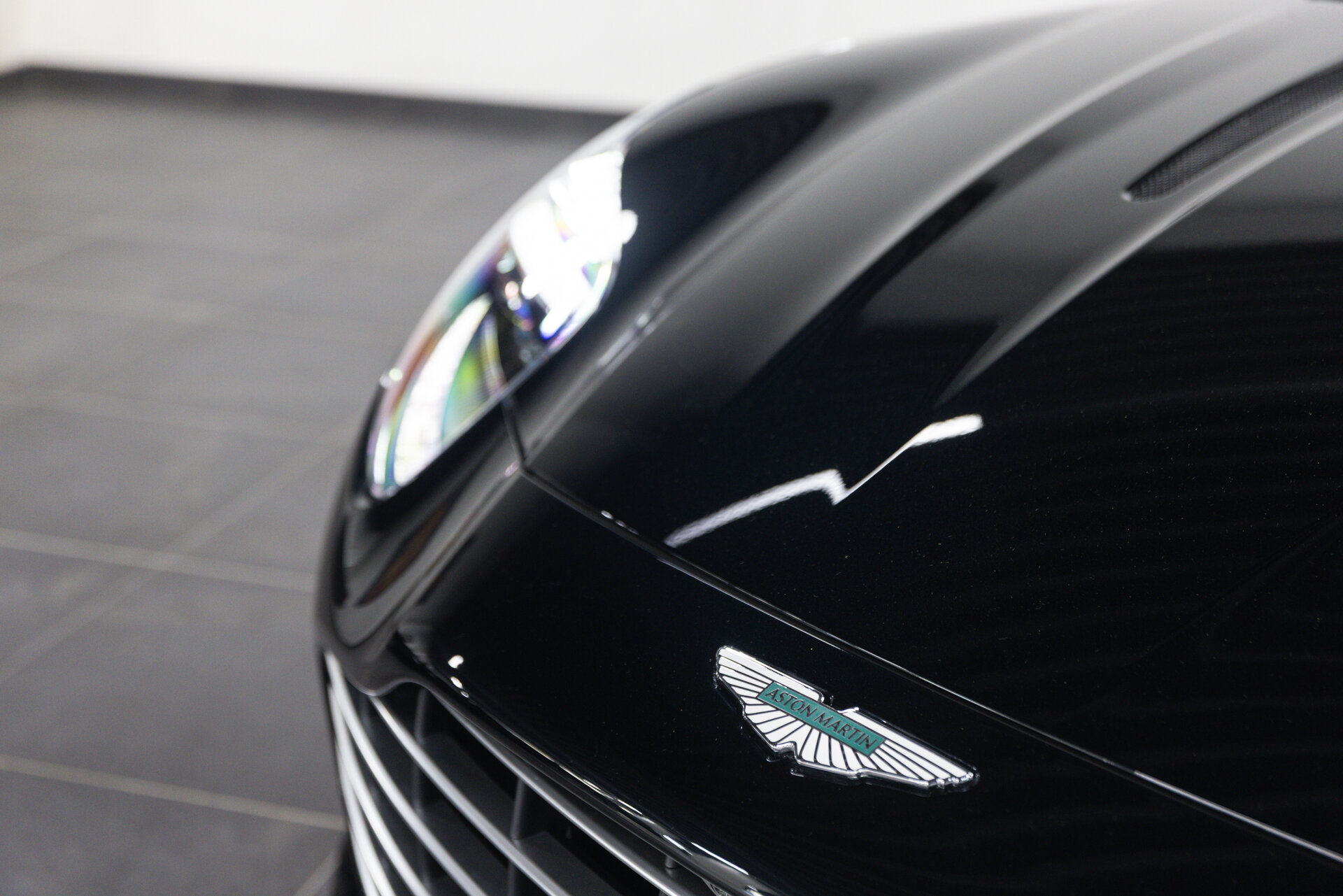 Aston Martin DB12 Coupe - Afbeelding 5