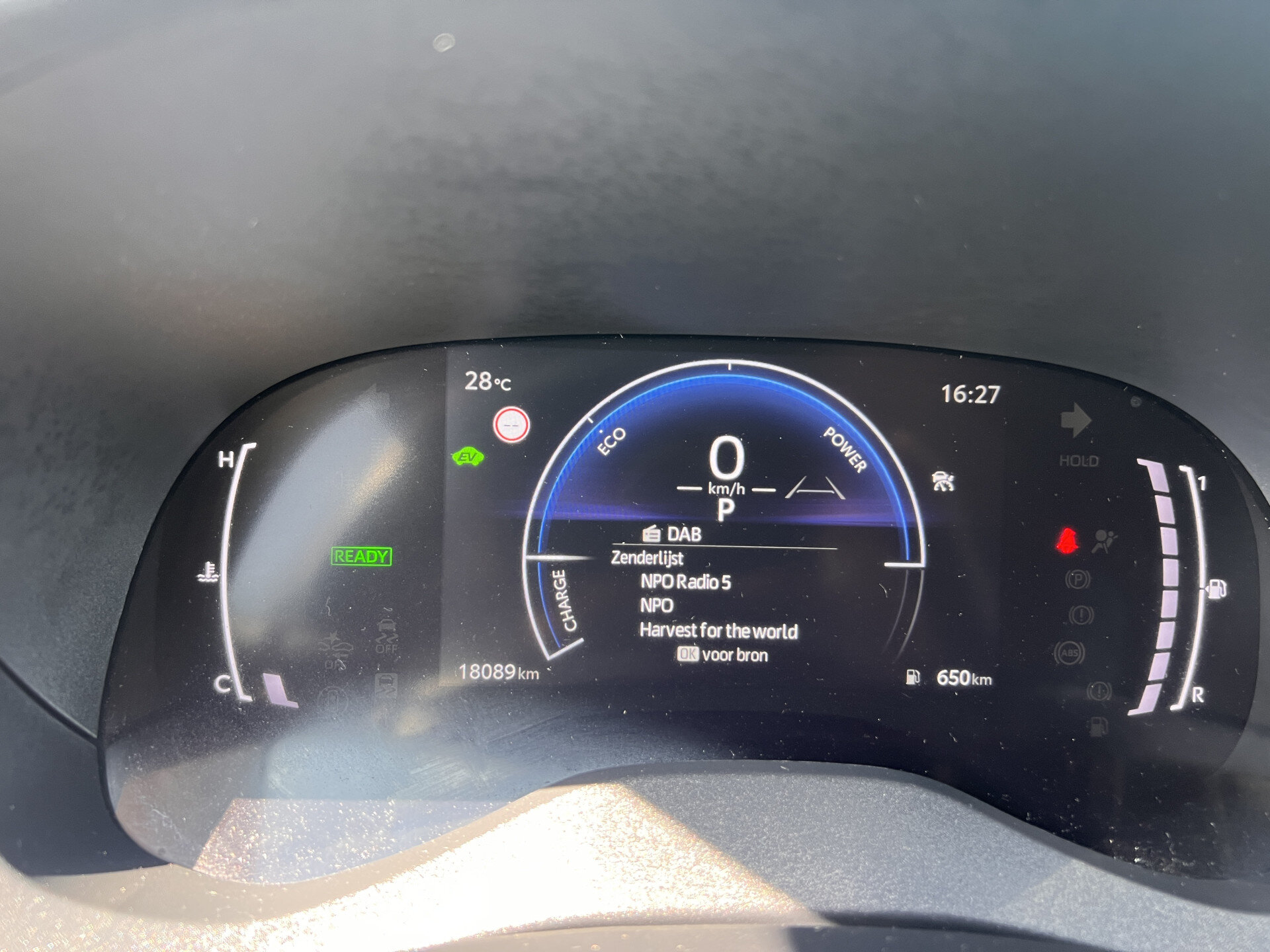 Toyota Yaris 1.5 Hybrid 115 First Edition Automaat - Afbeelding 4