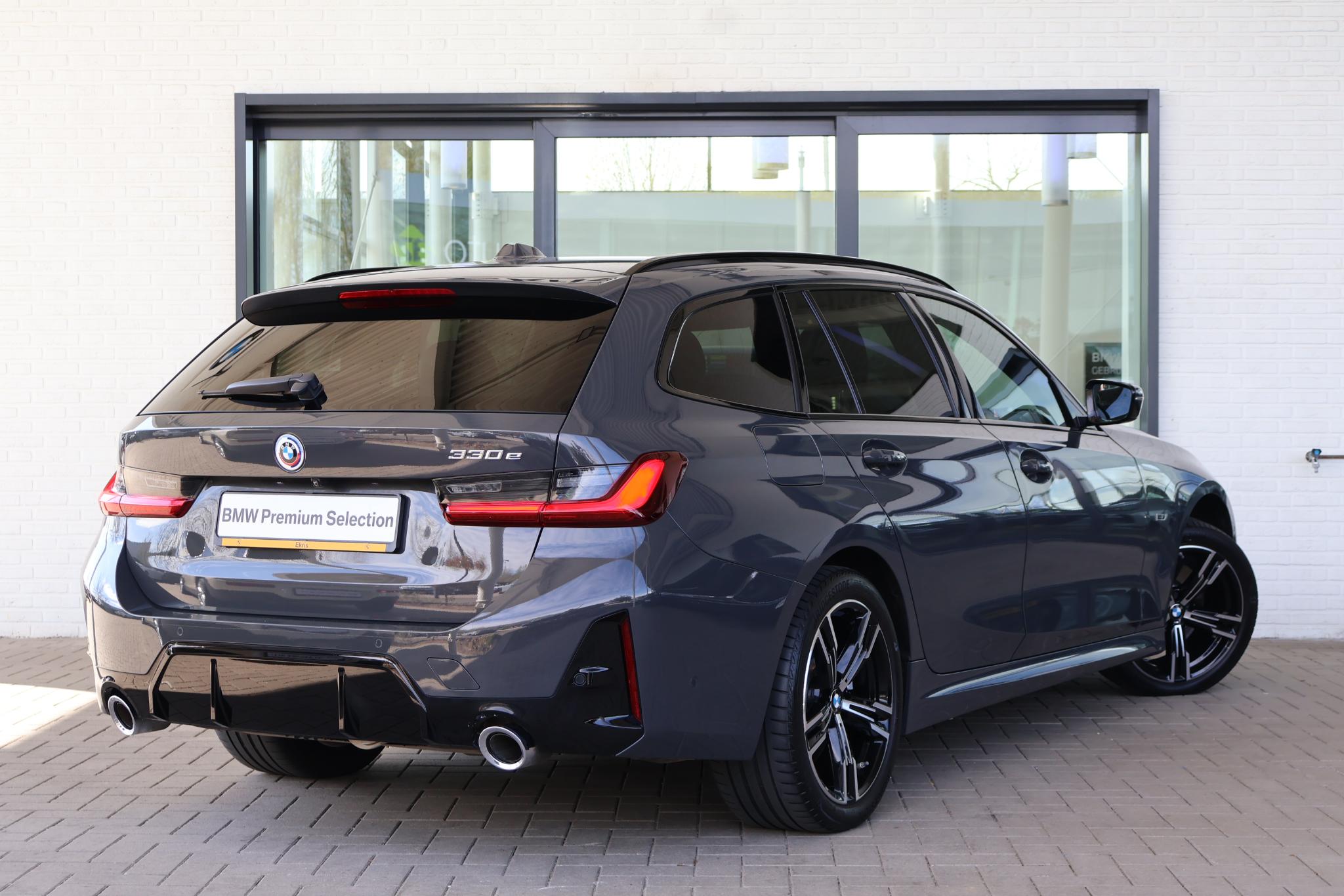 BMW 3-serie Touring 330e - Afbeelding 2
