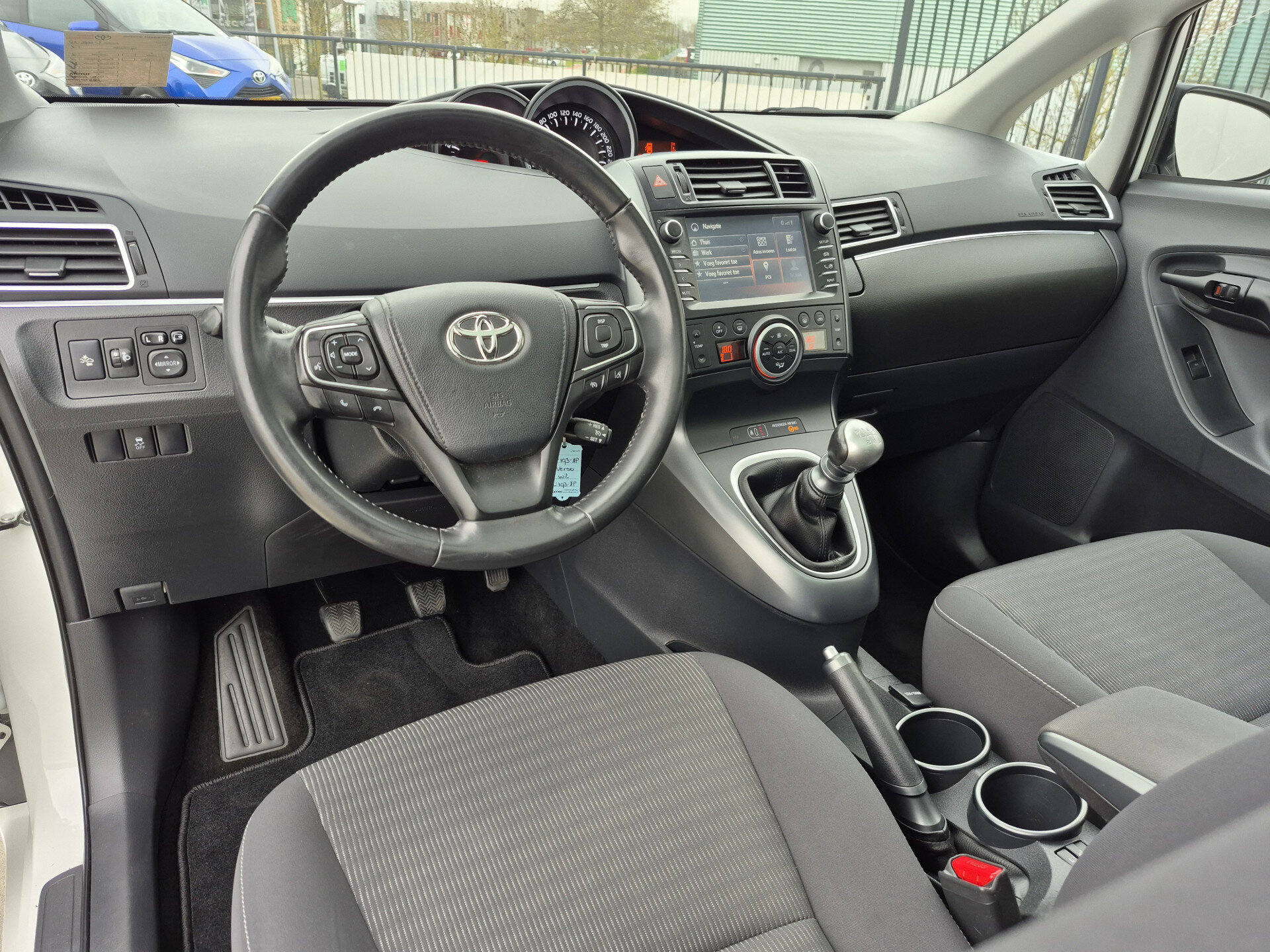 Toyota Verso 1.8 VVT-i SkyView Limited Edition - Afbeelding 2