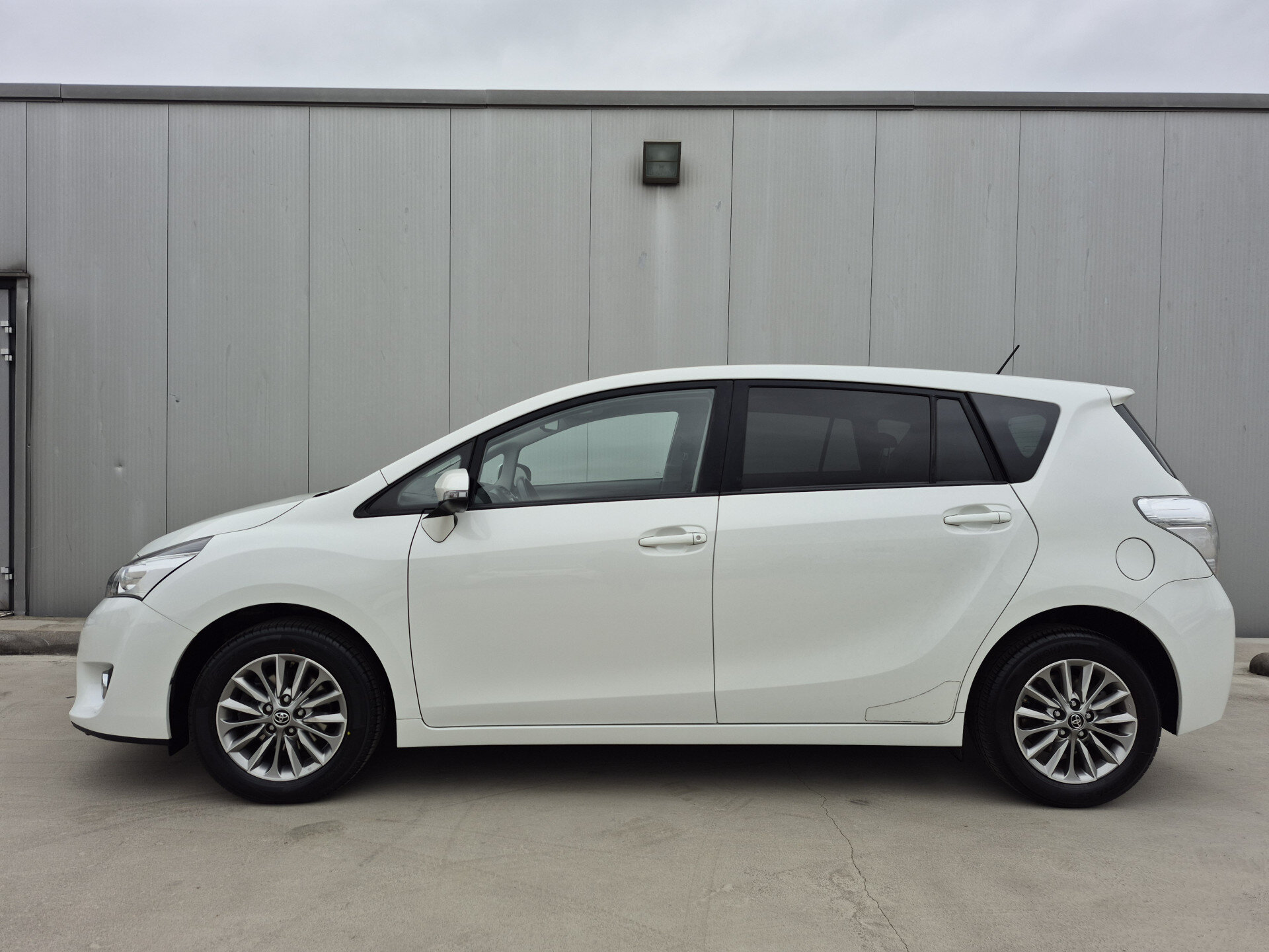Toyota Verso 1.8 VVT-i SkyView Limited Edition - Afbeelding 5