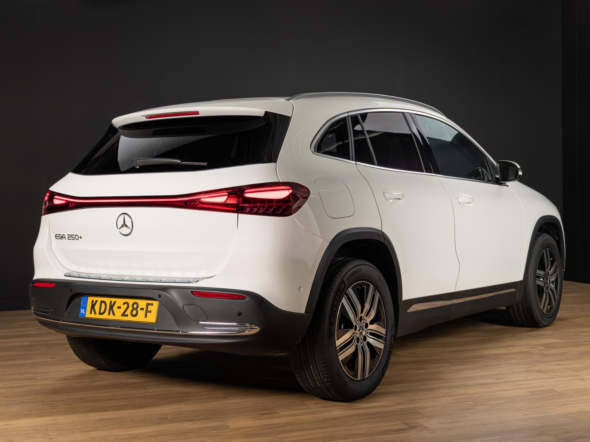 Mercedes-Benz EQA 250+ Business Solution Luxury 71 kWh - Afbeelding 2