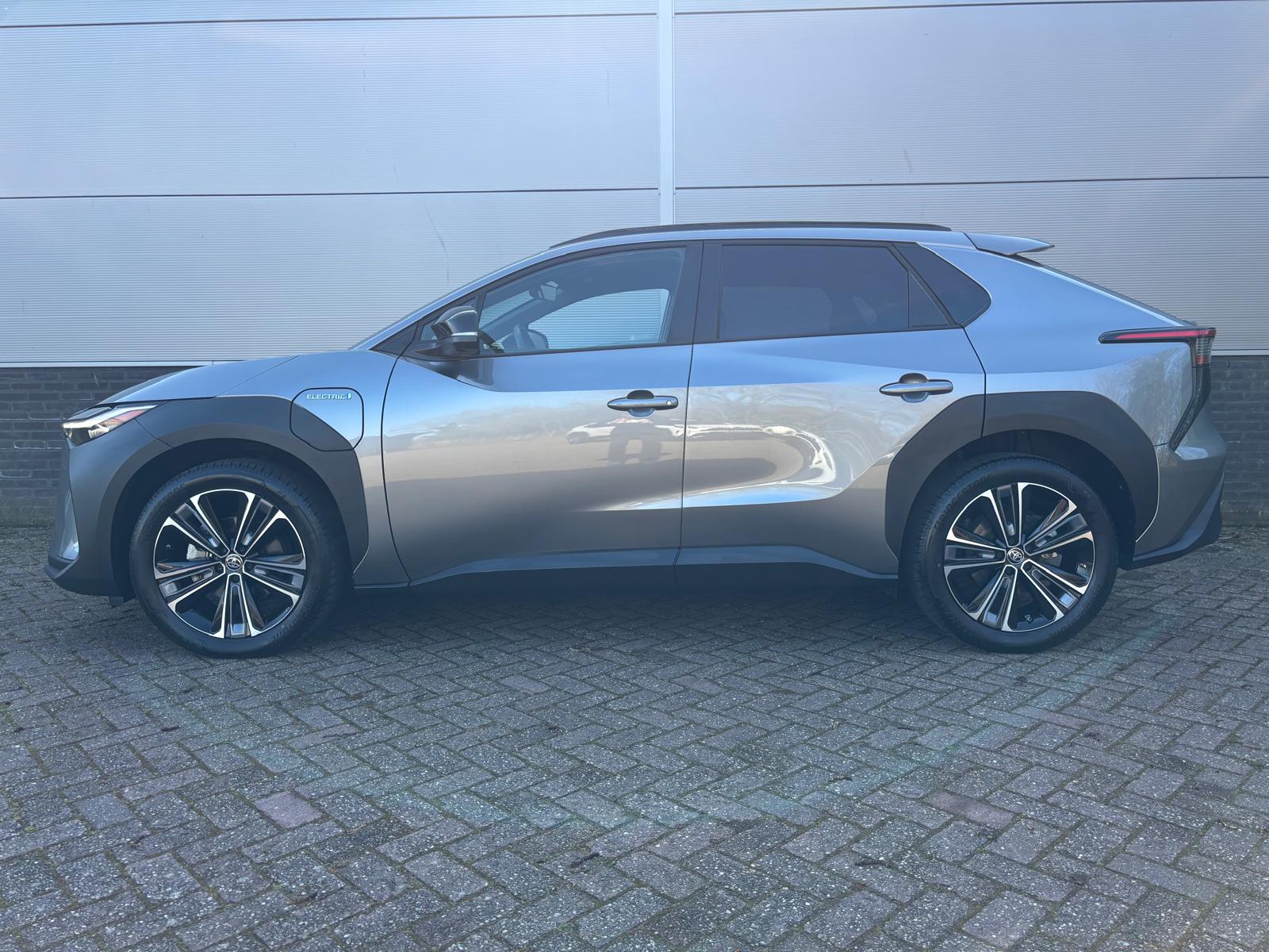 Toyota bZ4X Business Plus 71 kWh,paasaanbieding gratis laadpunt twv €1300 - Afbeelding 2