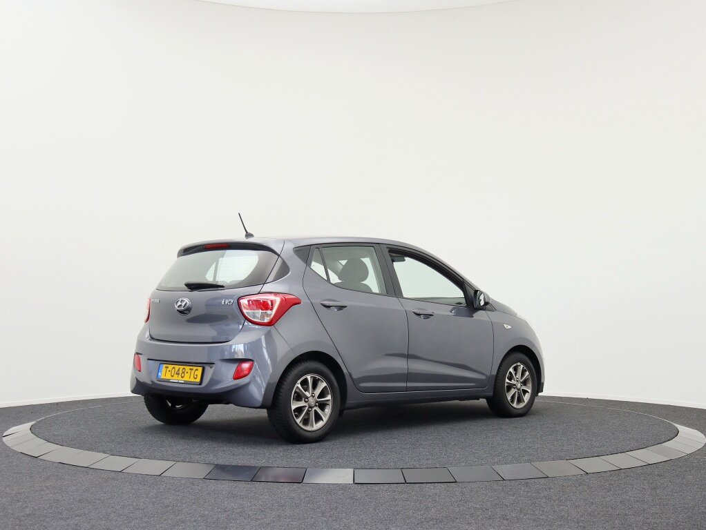 Hyundai i10 1.0i i-Motion Premium | Stoelverwarming | All-seasons - Afbeelding 2