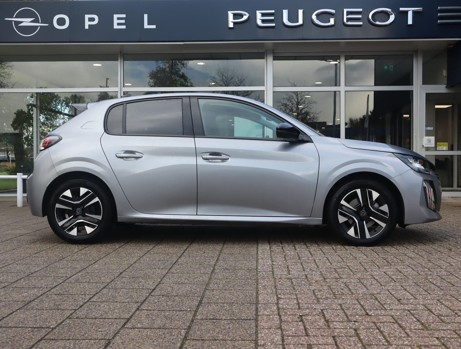 Peugeot 208 Allure Hybrid 110 e-DCS6 Automaat, Rijklaarprijs, Navigatie Camera Trekhaak - Afbeelding 4