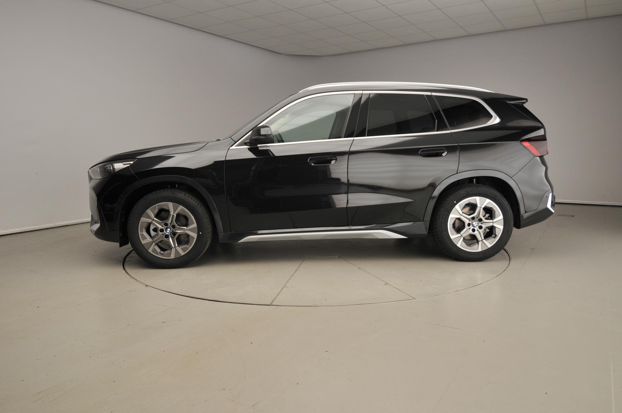 BMW iX1 eDrive20 - Afbeelding 2