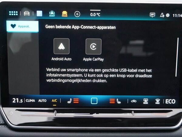 Apple Carplay/Android Auto Apple Carplay/Android Auto