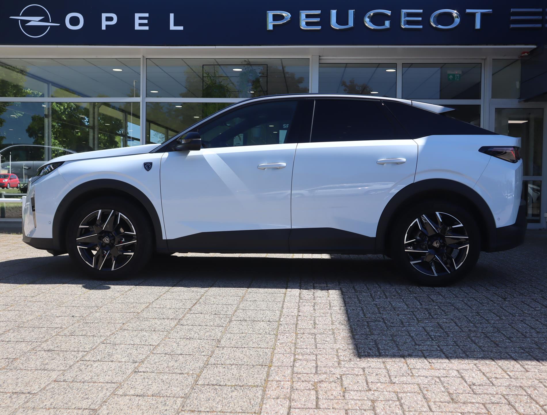 Peugeot 3008 GT MILD HYBRID 145pk e-DCS6 automaat, Rijklaarprijs, 360° Camera Stoel- en stuurverwarming Adaptieve cruise control - Afbeelding 3