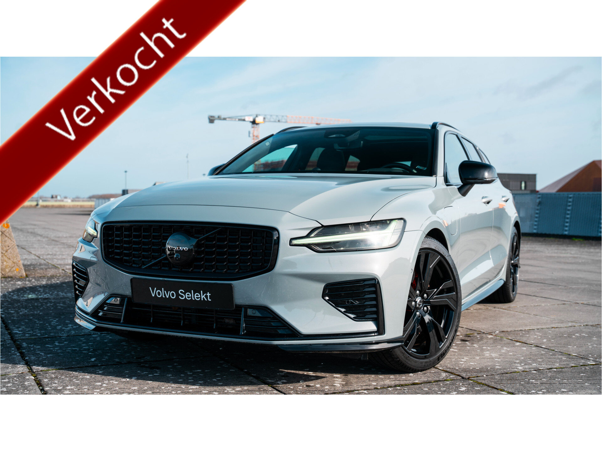 Volvo V60 2.0 T8 Plug-in hybrid AWD Plus Dark