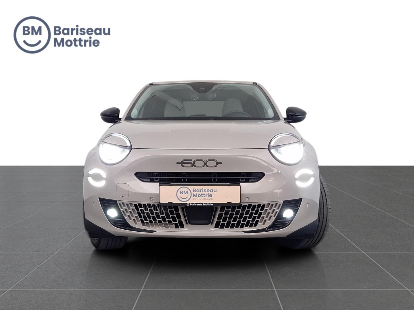 Fiat 600 LA PRIMA HYBRID AUTOMAAT *LEDER*DAB*GPS*CARPLAY*CAMERA SENSOREN*ZETELVERWARMING* - Afbeelding 2