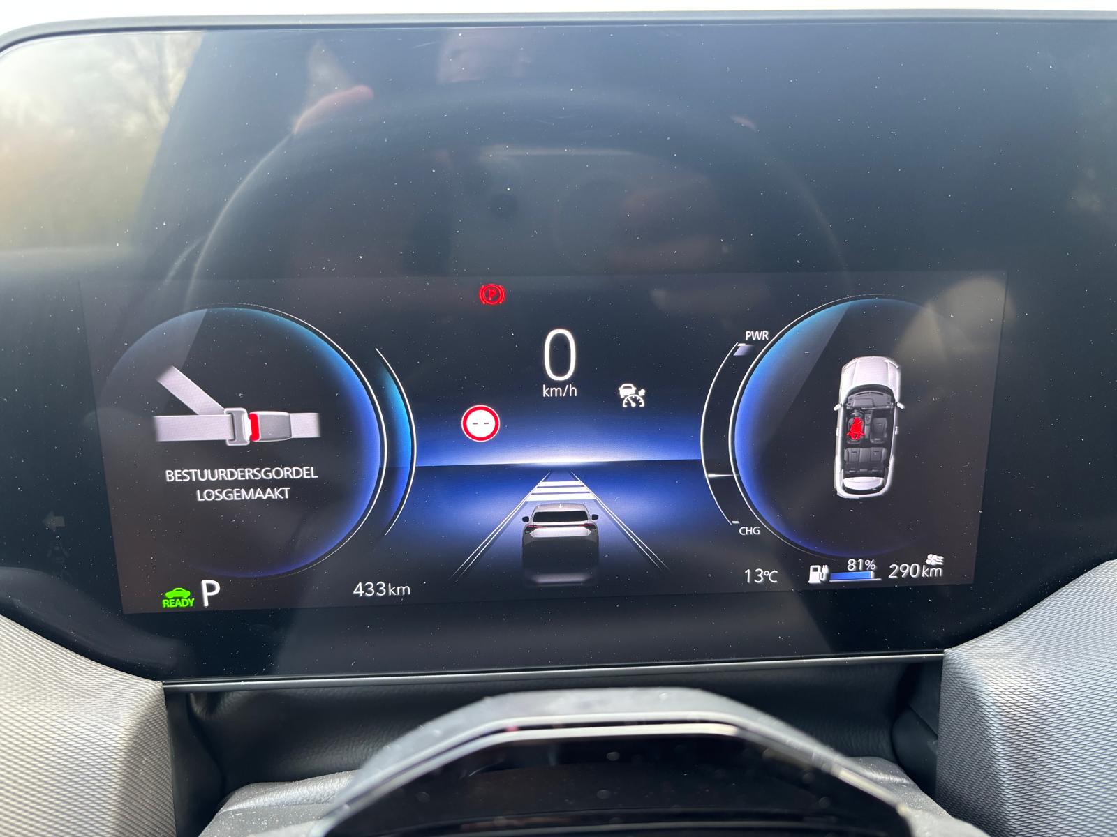 Toyota Urban Cruiser Dynamic 61 kWh Demonstratie Auto ! - Afbeelding 3