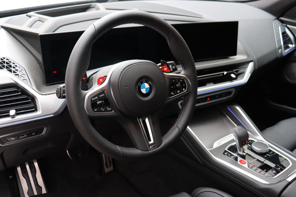 BMW XM 11