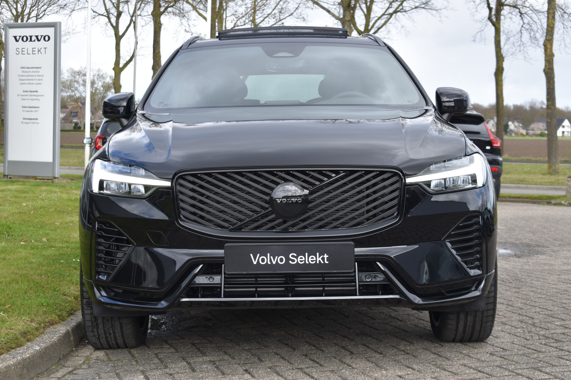 Volvo XC60 T6 AWD 350PK Plug-in Hybrid Plus Black Edition - Afbeelding 3
