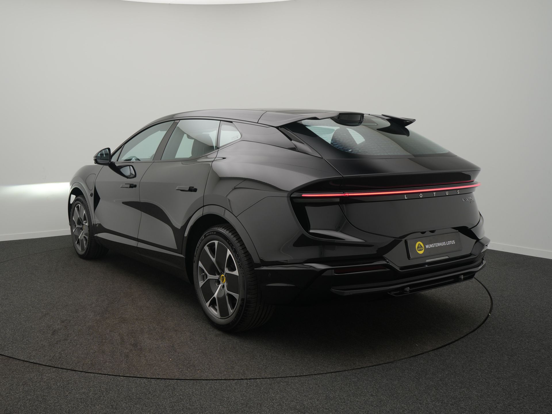 Lotus Eletre 600 4WD - Afbeelding 3
