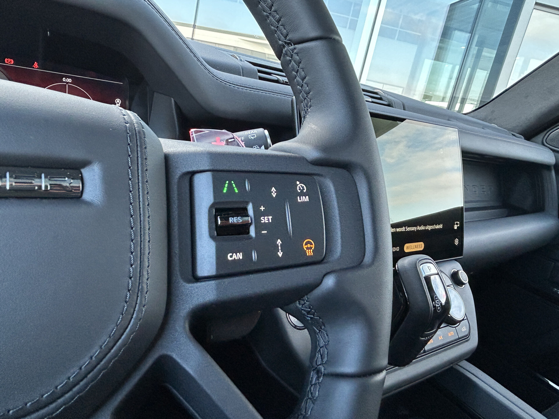 Land Rover Defender 110 4.4 P635 110 OCTA BLACK - Afbeelding 5